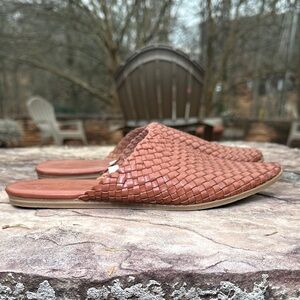Universal Thread Brown Woven Mules Size Women’s 8.5